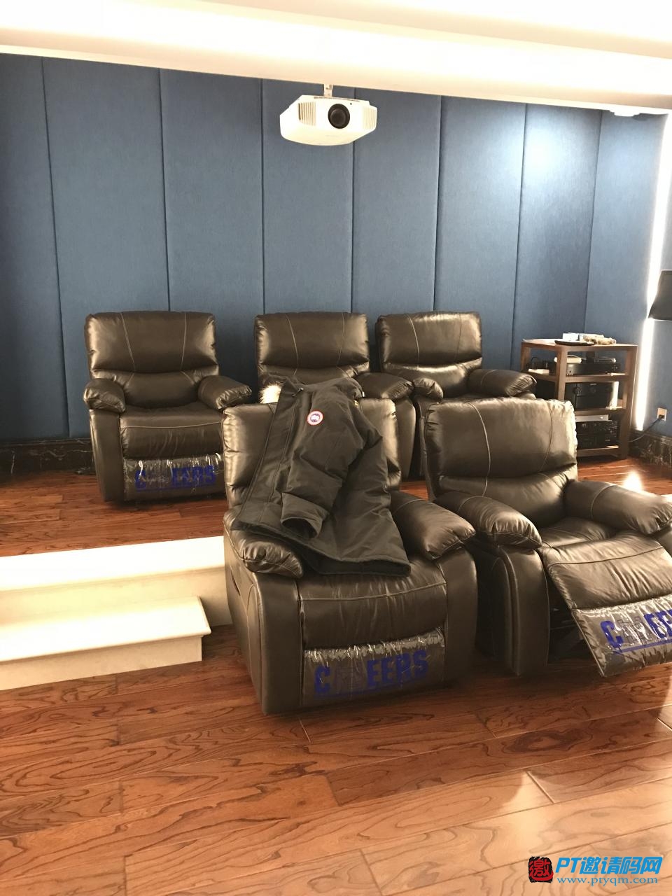 4K时代的PT下载及私人数据中心 群晖DS918+开箱评测
